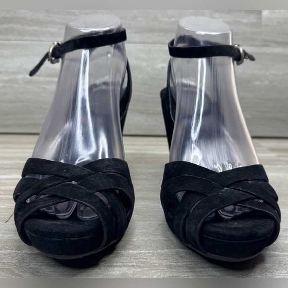 UGG Strappy Black Velvet Suede Wedge Heels Womens Size 7 - Picture 2 of 11